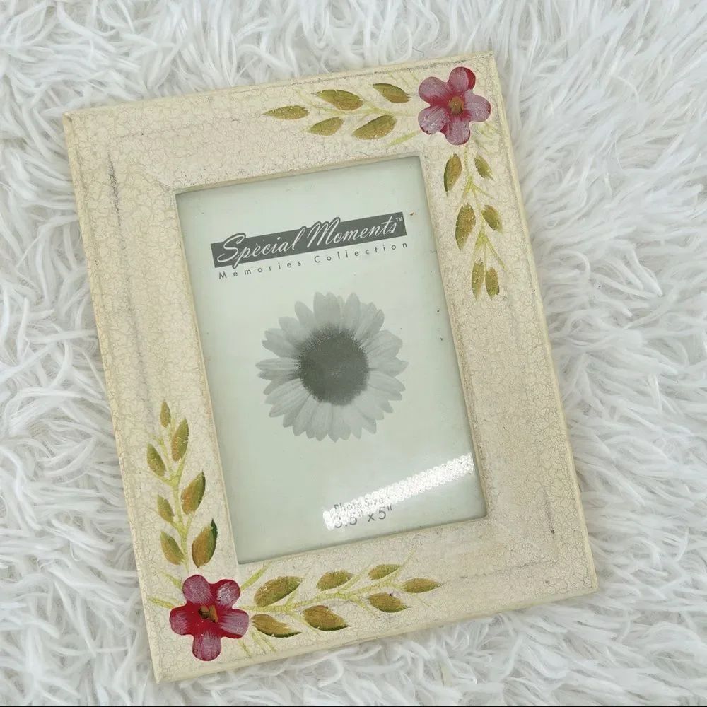Special Moments 3.5” x 5” Cream Floral Print Wooden Home Decor Picture Frame